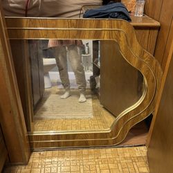 Dresser With Mirrow