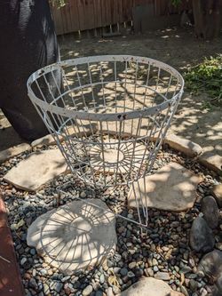 Metal Vase Garden Basket