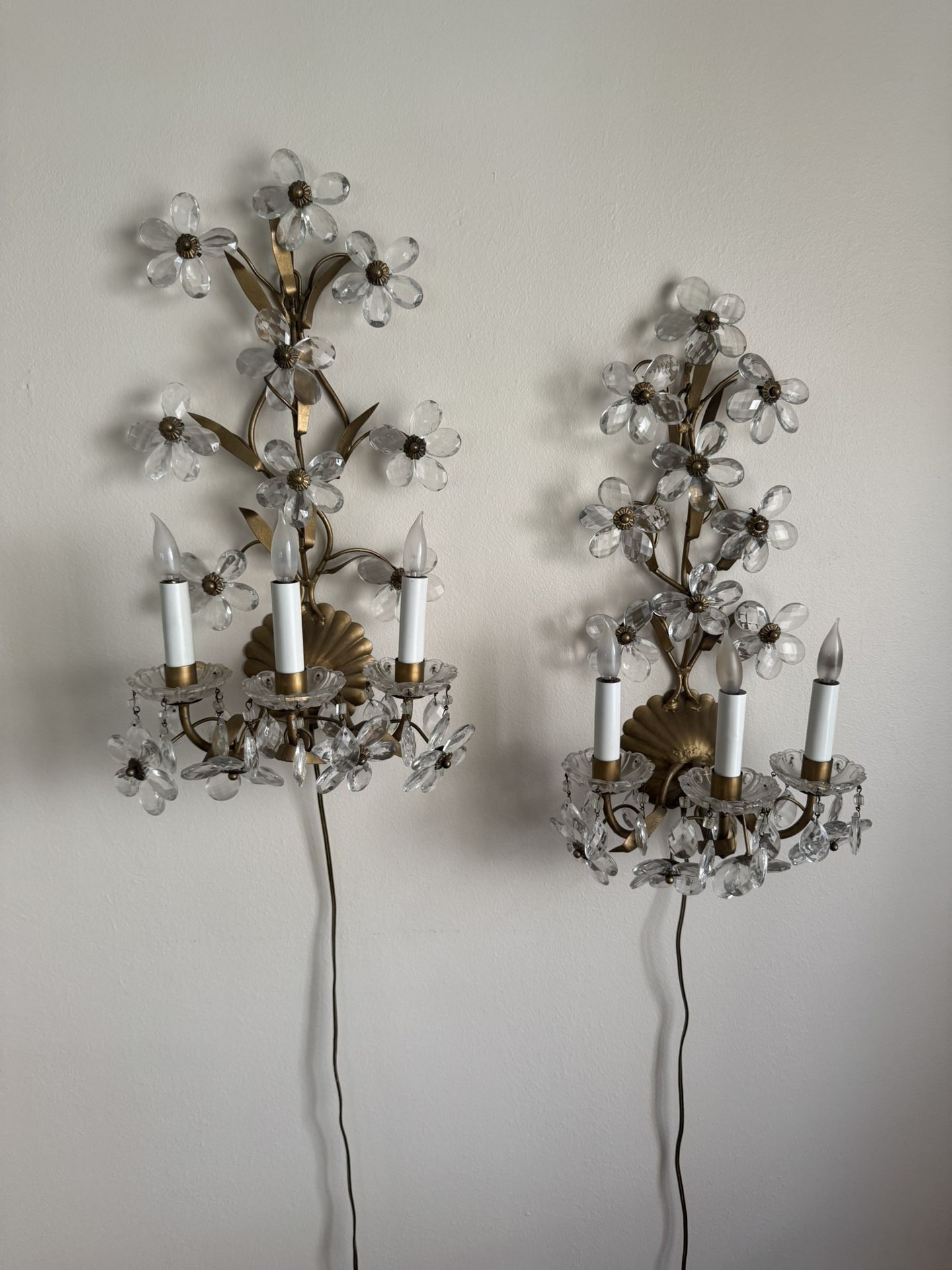Vintage Pair Of Wall Sconce
