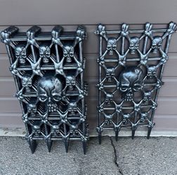 Halloween Skull and Crossbones Fence Decoration