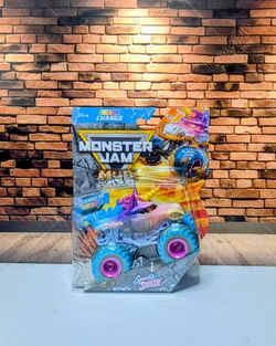 MONSTER JAM MUD BLASTERS COLOR CHANGE SPARKLE SMASH