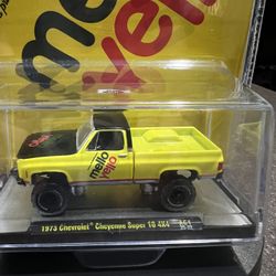 M2 MACHINES - COCA-COLA MELLO YELLO - 1973 CHEVY CHEYENNE SUPER 10 4x4