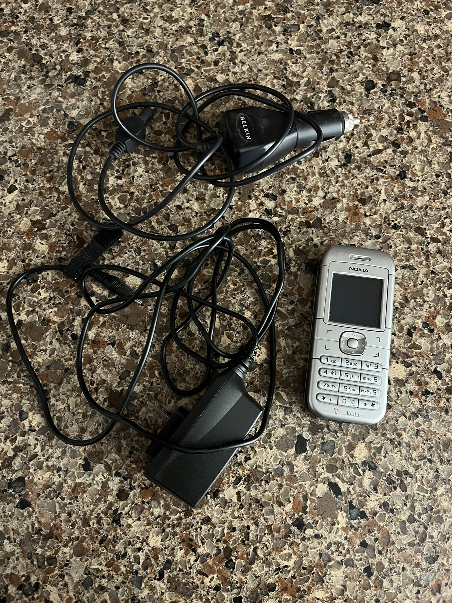 vintage Nokia 6030 cell phone tmobile with car charger and plug in charger used as shown