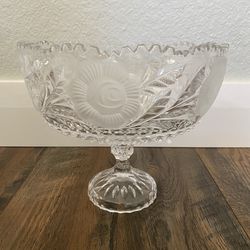 Crystal pedestal bowl