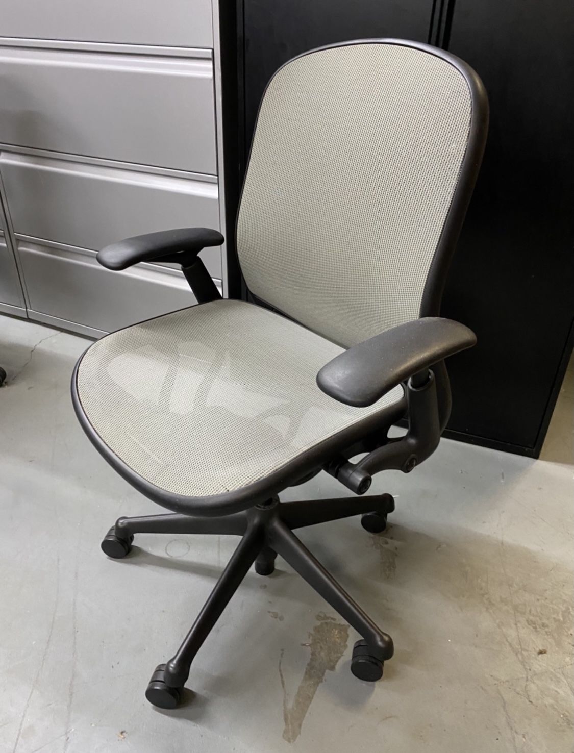 Knoll Chadwick Mesh Task Chair