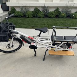 Yuba Spicy Curry White Cargo Bike