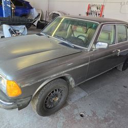 1985 Mercedes-Benz 300