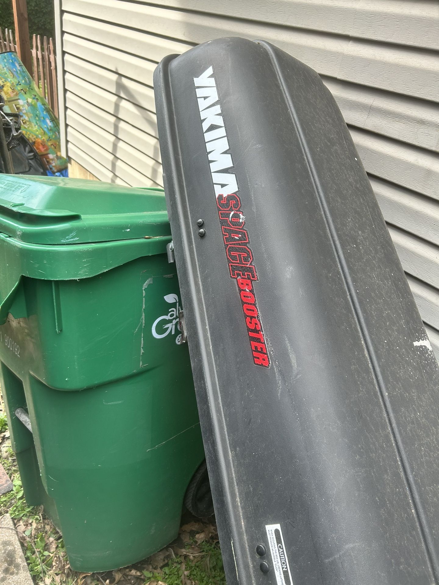 7 foot Yakima space booster Cargo roof top luggage rack