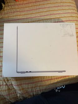 Apple MacBook Air m5 Laptop Silver