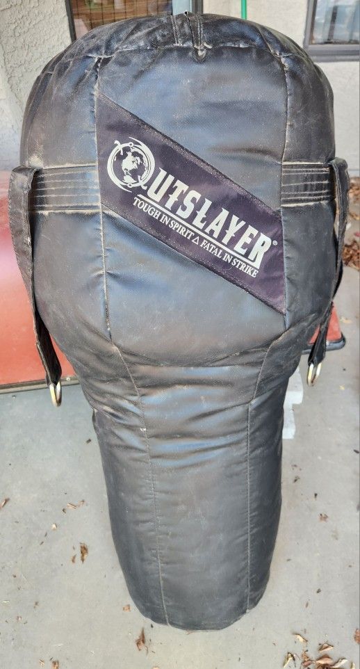 Outslayer Angle Punching Bag + Spring & Carabiners