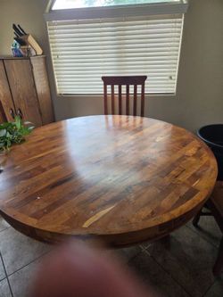 Round wooden Table (real wood)