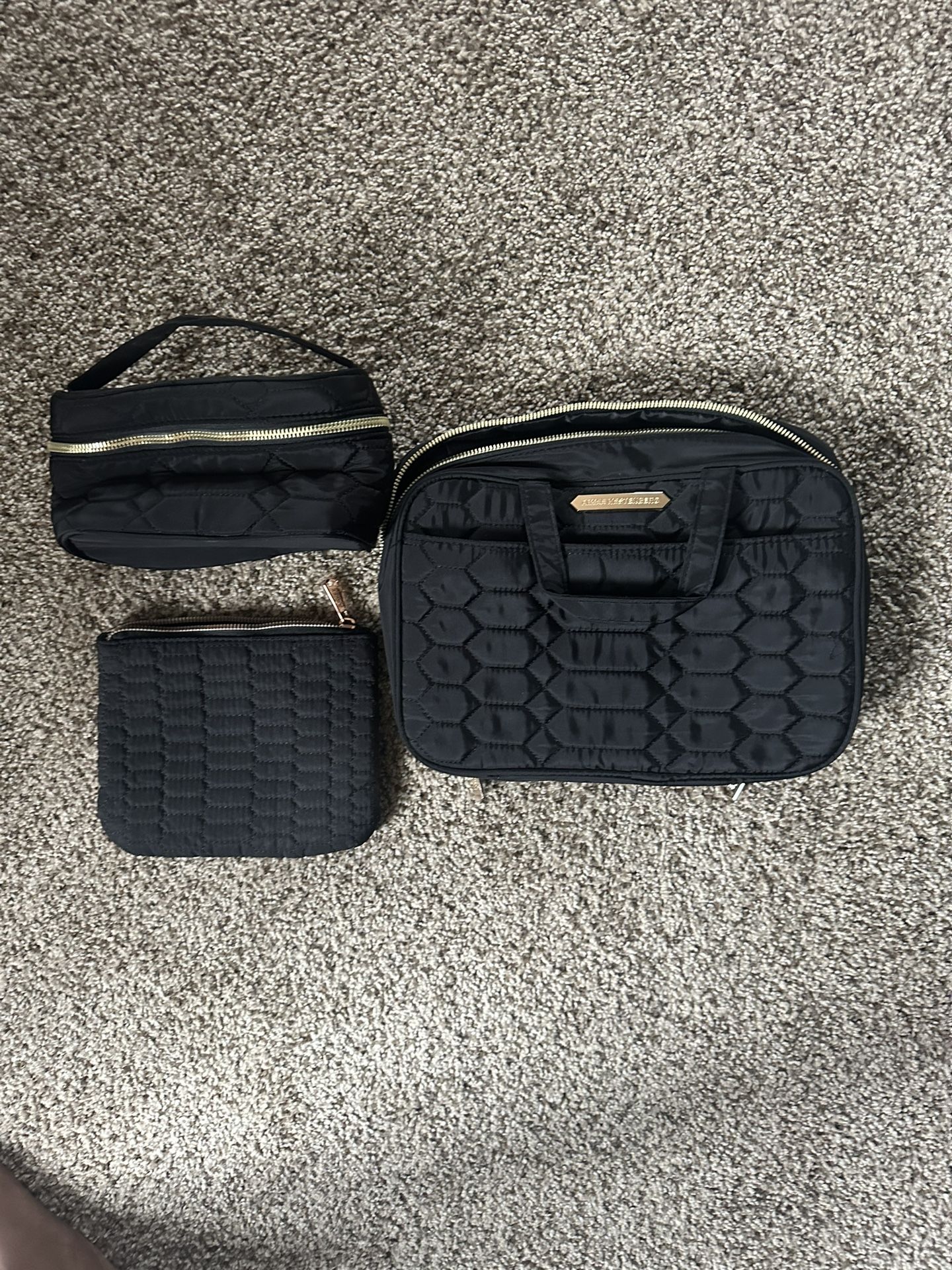 Travel totes