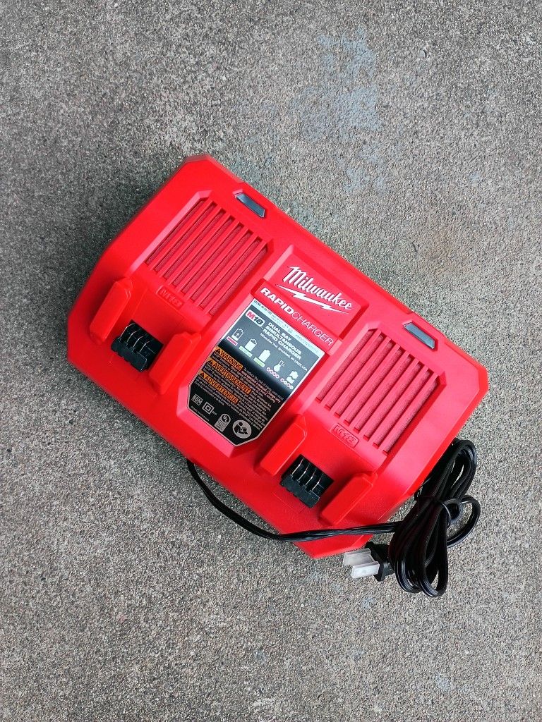 Milwaukee 18V RAPID CHARGE Brand New 