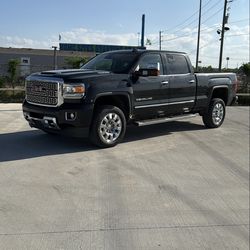 2019 GMC Sierra 2500HD Denali