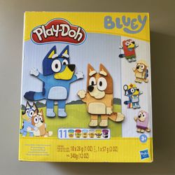 Play-Doh Bluey Make ‘n Mash Costumes Play Dough Set