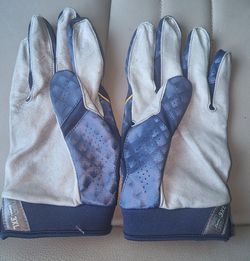 texas football gloves dm me for price and info for Sale in Providence, RI -  OfferUp