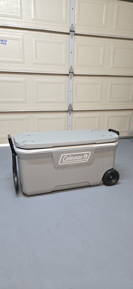Coleman Classic Series 100-Quart Wheeled Cooler