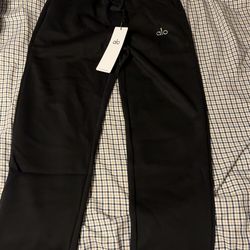 Mens cuffed Alo pants