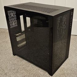 Lian Li Tempered Glass Mid Tower Case