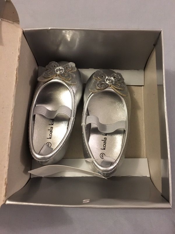 Girls Shoes - Size 3 - New
