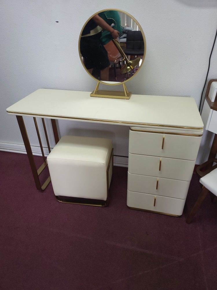 Makeup Vanity