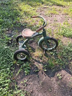 Antique kids tricycle