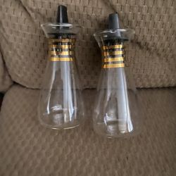 Vintage Pyrex, mid-century salt and pepper shakers