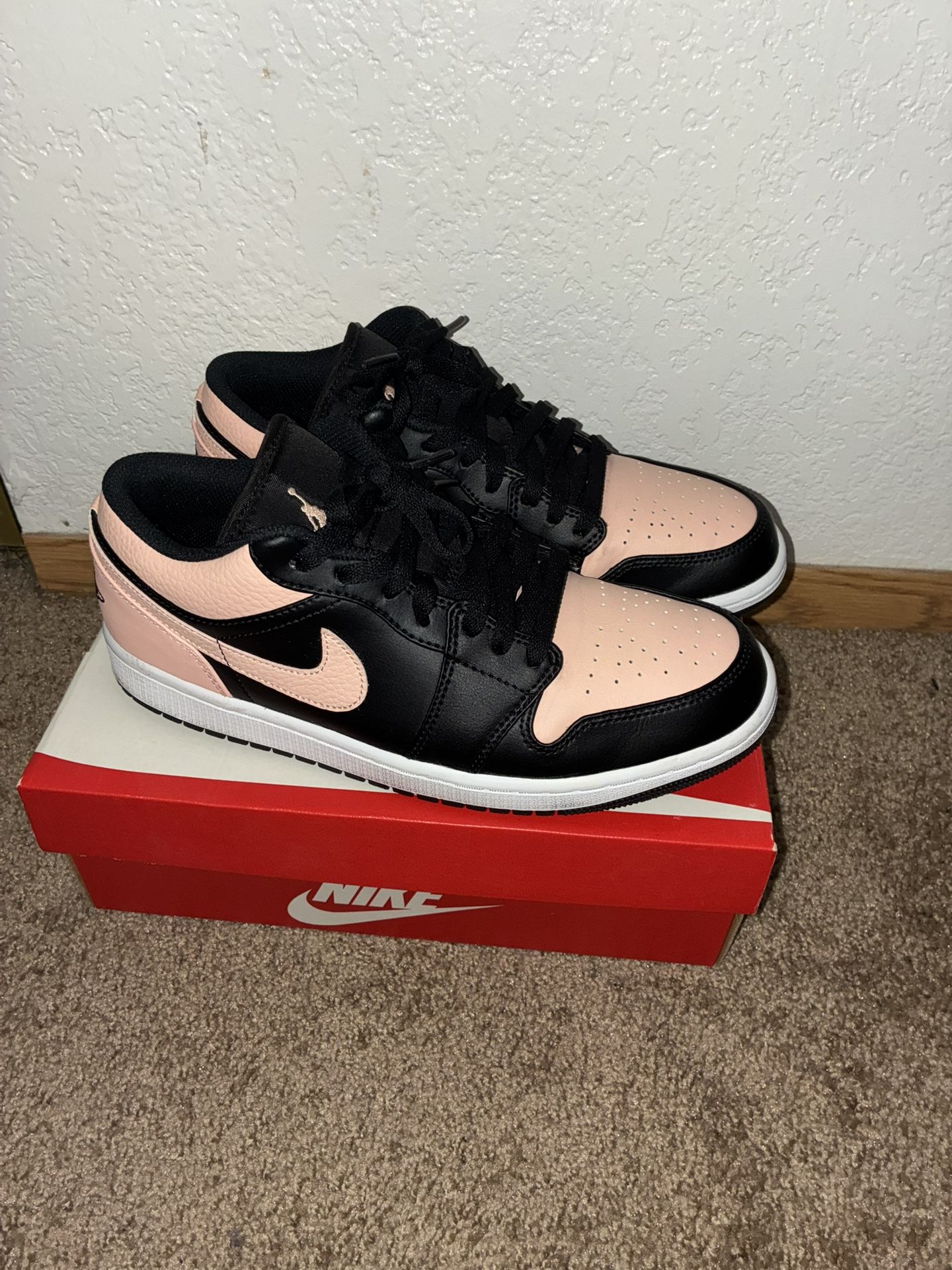 Jordan 1 Low Crimson Tint