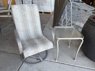 Outdoor Swivel Lounge Chair w/ Wavy Textured Glass Side Table (Set of 2)
