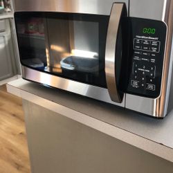 HaMilton beach Microwave 