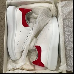 mcqueens size 10.5 