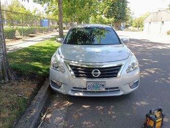 ***2013 Nissan Altima $3800 obo***