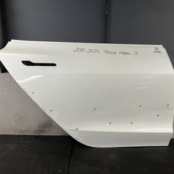 2017-2018-2019-2020-2021-2022-2023 TESLA MODEL 3 RIGHT REAR DOOR OEM USED