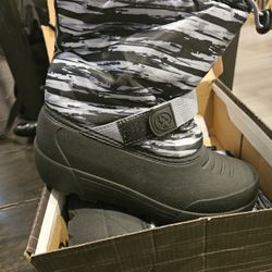 Northside Snow Boots. 