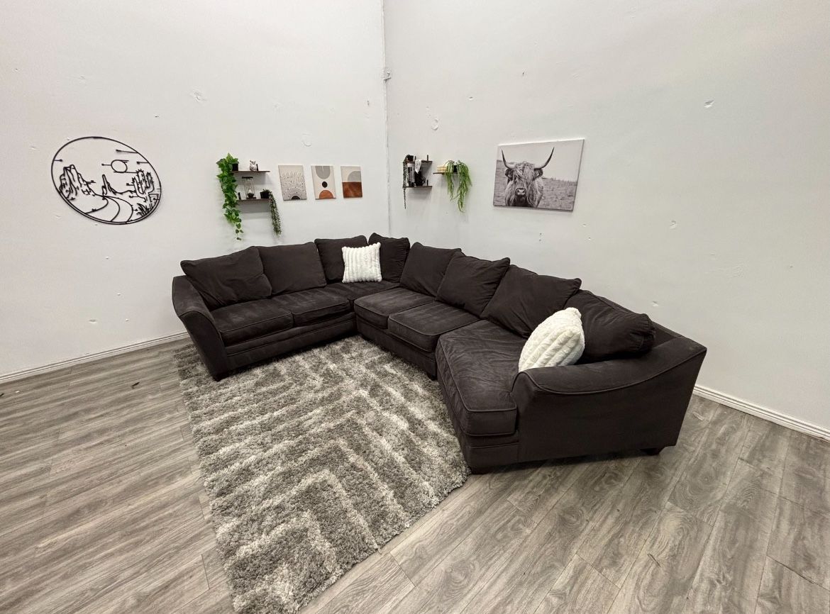 Sectional Couch - Free Delivery