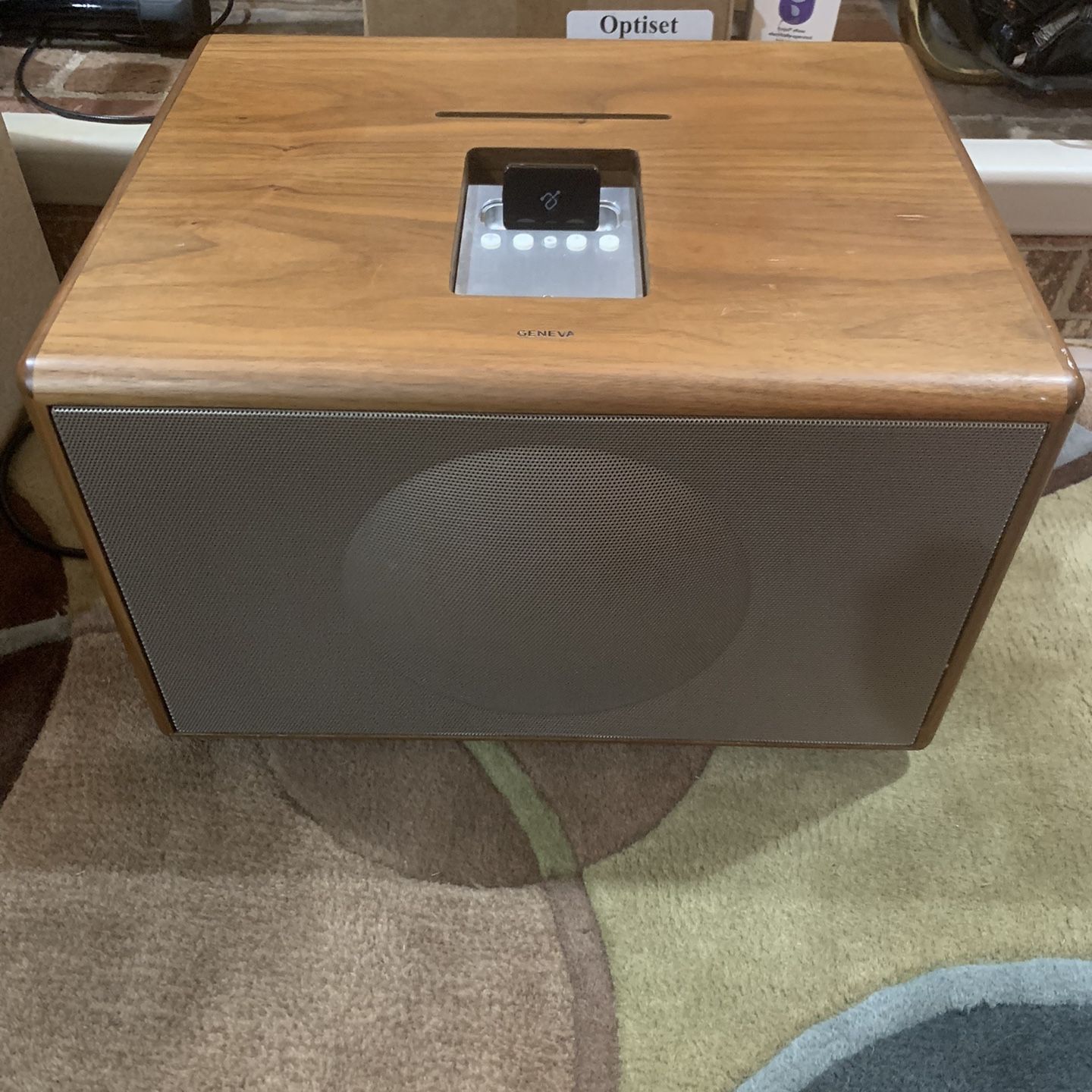 Geneva Sound System Model L CD player/radio with iPod and iPhone 