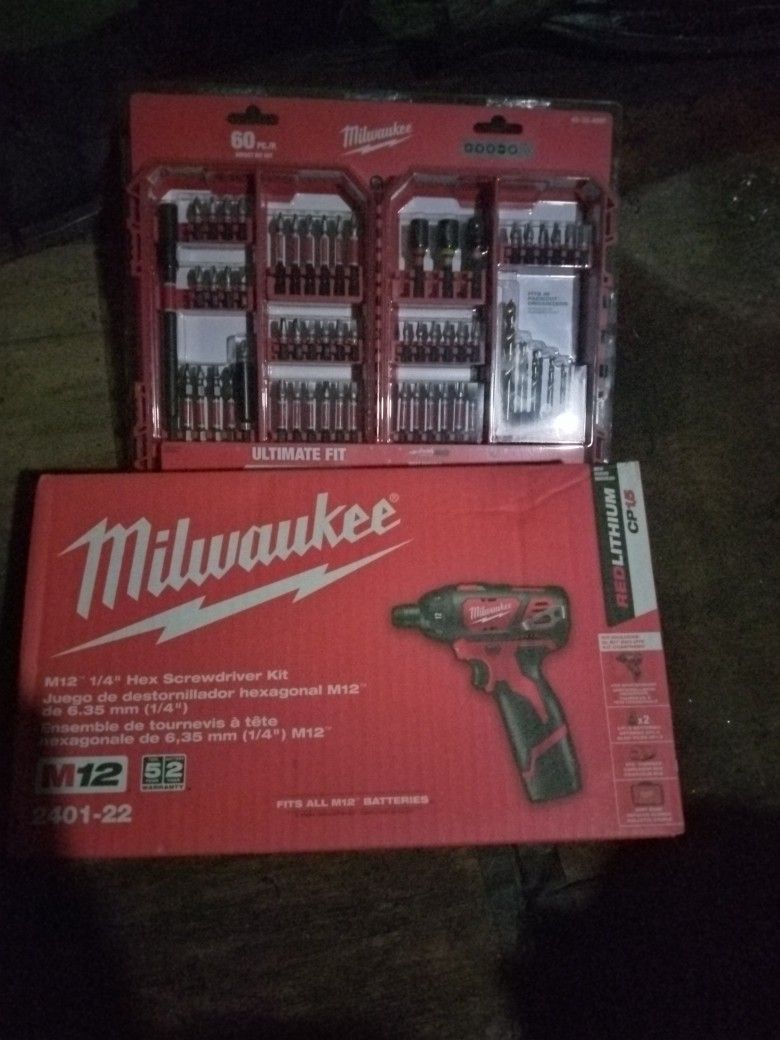 Milwaukee Drill wit 2 Batteries 1 Charger/60 Piece Impact Bit Set
