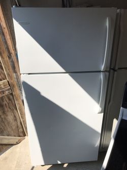 Refrigerator for $220 text me if interested