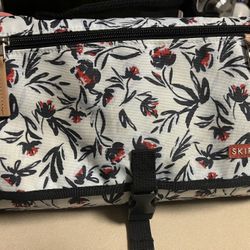 Skip*Hop- Portable Baby Soother/ Diaper Changing Mat On Go