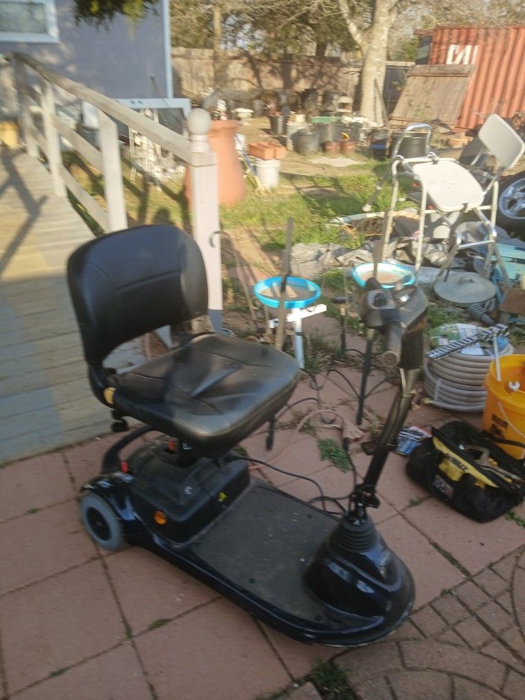 Mobile ELECTRIC SCOOTER