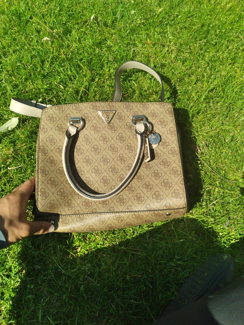 Guess Designer Purse for Sale Lakewood, CA -