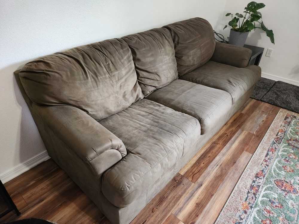 Free Full Size Couch