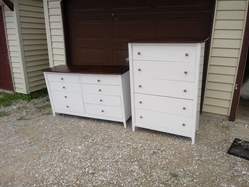 White 8Drawer Dresser & Chest