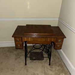 Antique Singer Sewing Machine And Table 