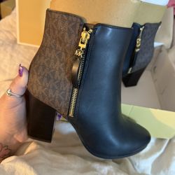 New in Box Michael Kors Britt Bootie faux Leather Sz 8.5 $345 Retail Outofstock Online!