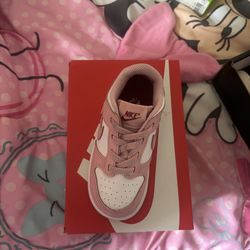 Sz 8c Pink dunks