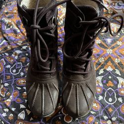 Women’s Ugh Duck Boots Size 8
