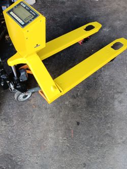 Uline 5000 pound pallet jack scale