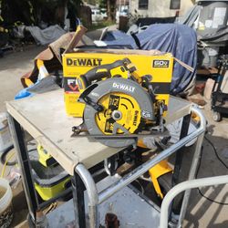 DEWALT
FLEXVOLT 60V MAX Cordless Brushless 7-1/4 in. Circular Saw with Brake (Tool Only) STORE PRICE $269