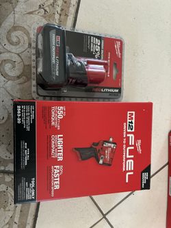 M12 Fuel Milwaukee 1/2 Stubby Impact Wrench Battery 5.0 